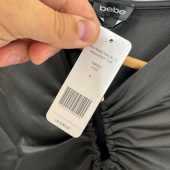 NEW bebe Asymmetrical U Ring Knit Top Small - Picture 3 of 8